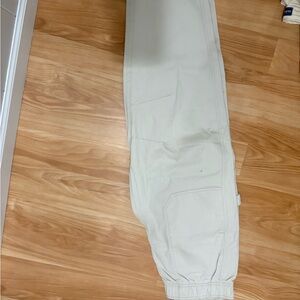 Old Navy Women's Cream Cargo Pants